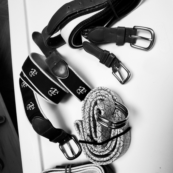 Assorted Vineyard Vine and 1 Coach Mens belts - Picture 4 of 5